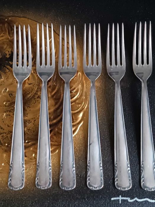 Нови, посребрени прибори