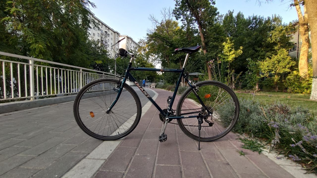 "Giant"  Тайвань. 21 скорость. 28" колеса. Рама - Chromoly