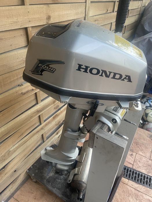 Motor  barca Honda Thatsu Yamaha motor  5 Cp 4 timpi