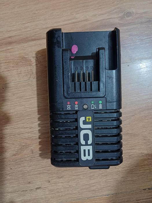 Incarcator baterii JCB sau WORX in stare perfecta de functionare

#8