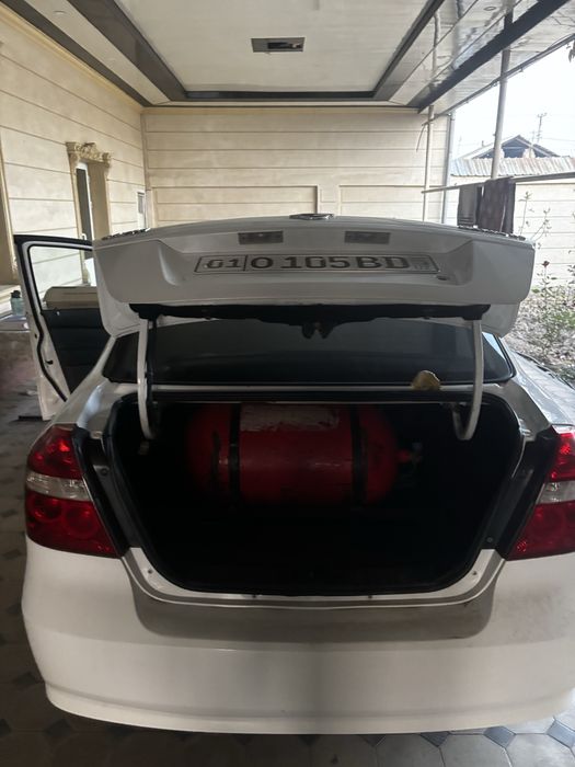 Нексия -3 сотилади