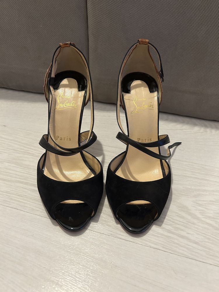 Pantofi cu toc Christian Louboutin, maro (ca noi)