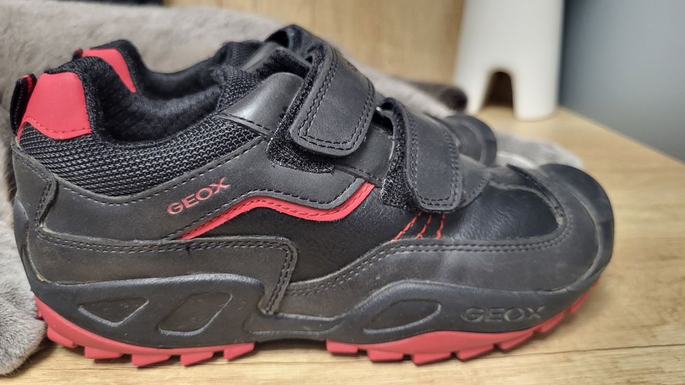 Pantofi Geox masura 33