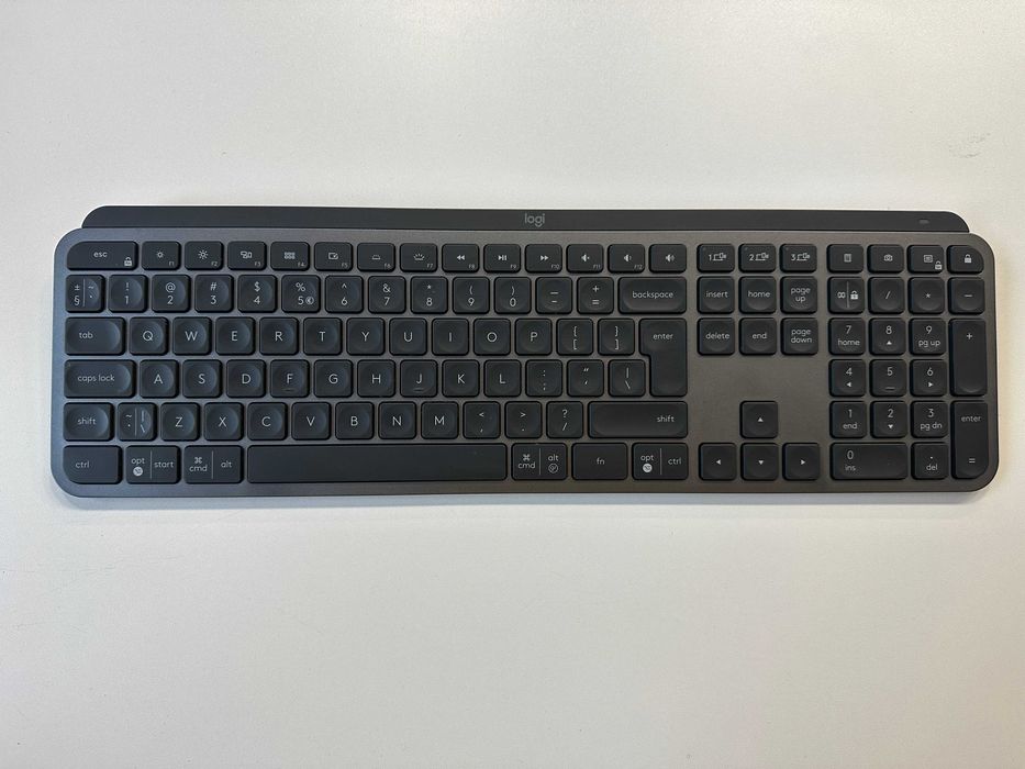 Logitech MX Keys за Windows и MAC безжична клавиатура с подсветка
