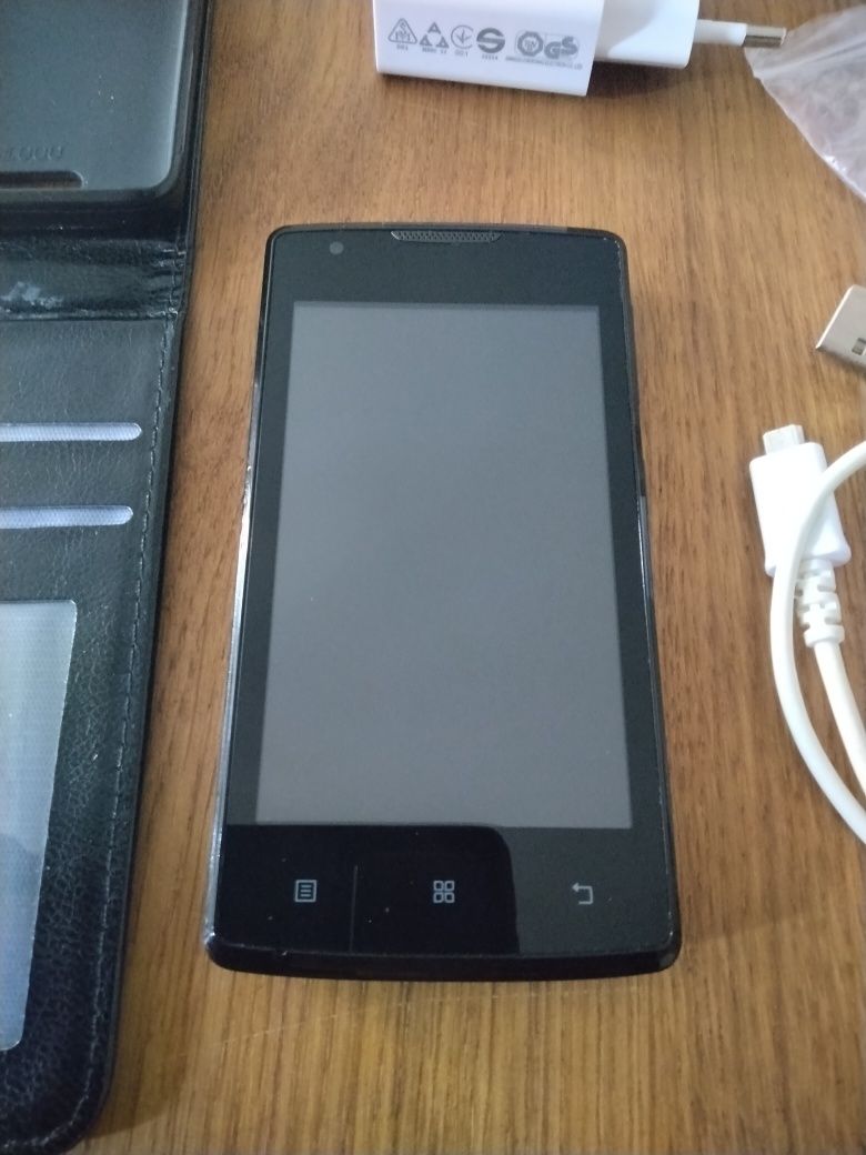 Продавам смартфон модел LENOVO A1000