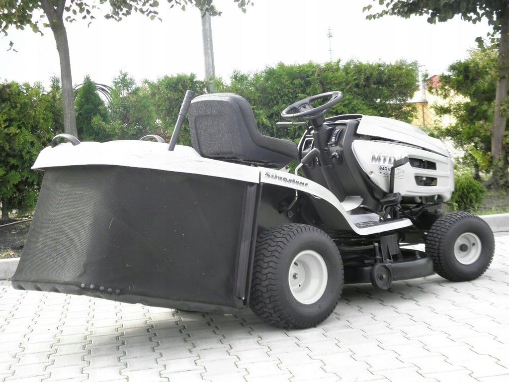 Tractoraș de tuns iarba MTD Silvertrac 20/105