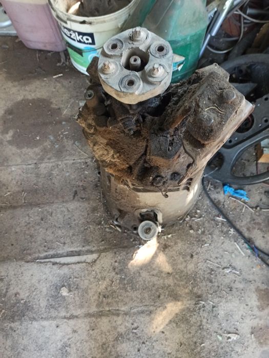 На Опель Омега А 89г 2.0 корзина маховик катушка коробка 5ст