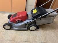 Masina de tuns iarba gazon Honda
