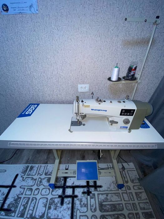 Продается промышленная швейная машинка