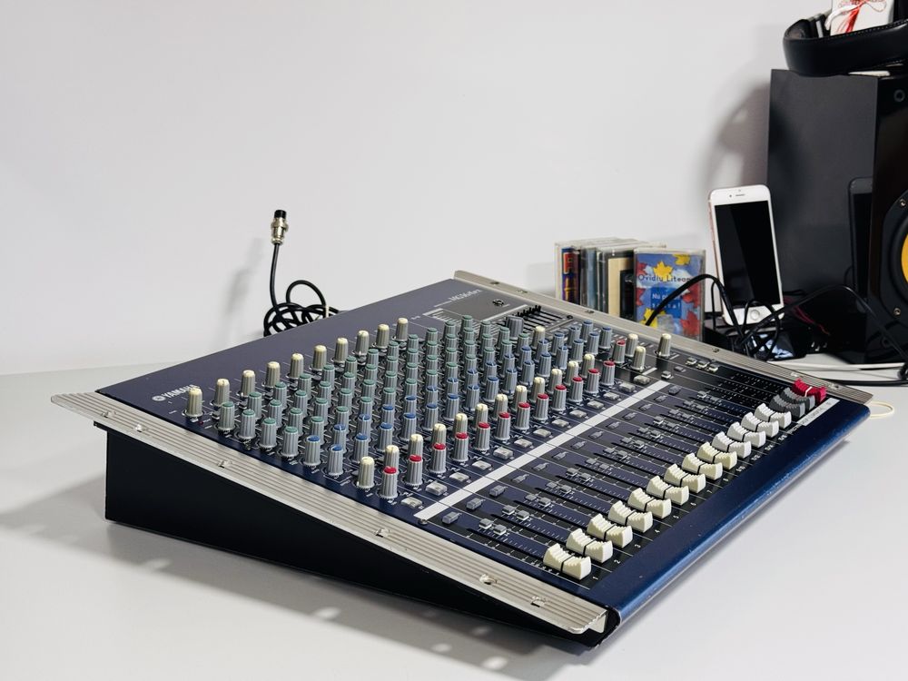 Mixer pasiv YAMAHA MG16/6FX,egalizator,efecte,16 canale,10 microfoane