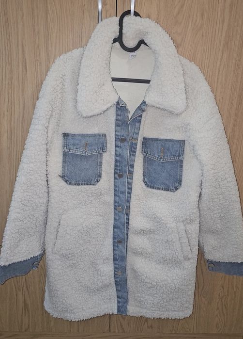 Преходно яке с дънкови детайли