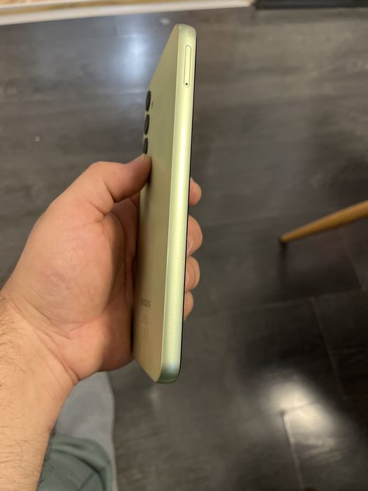 Продавам Samsung A14