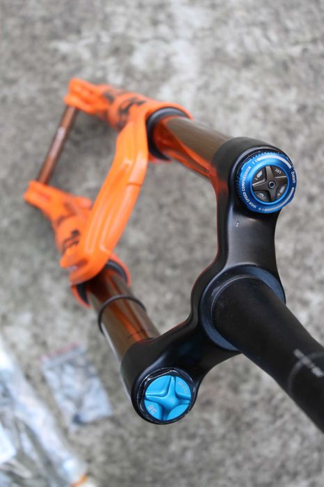 Fox 36 Kashima 29 Factory FIT Grip 2 180mm + shaft 160mm + ax Burgtec