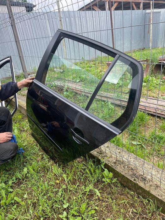 Vand usa stanga spate golf 5 in perfecta stare