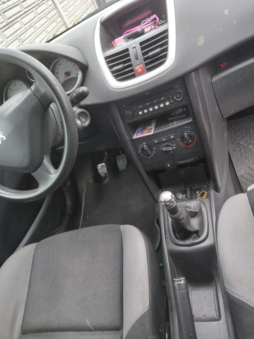 Vând Peugeot 207