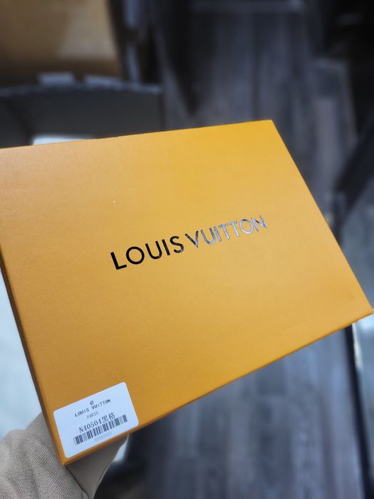 Чанта Louis Vuitton Takeoff Pouch