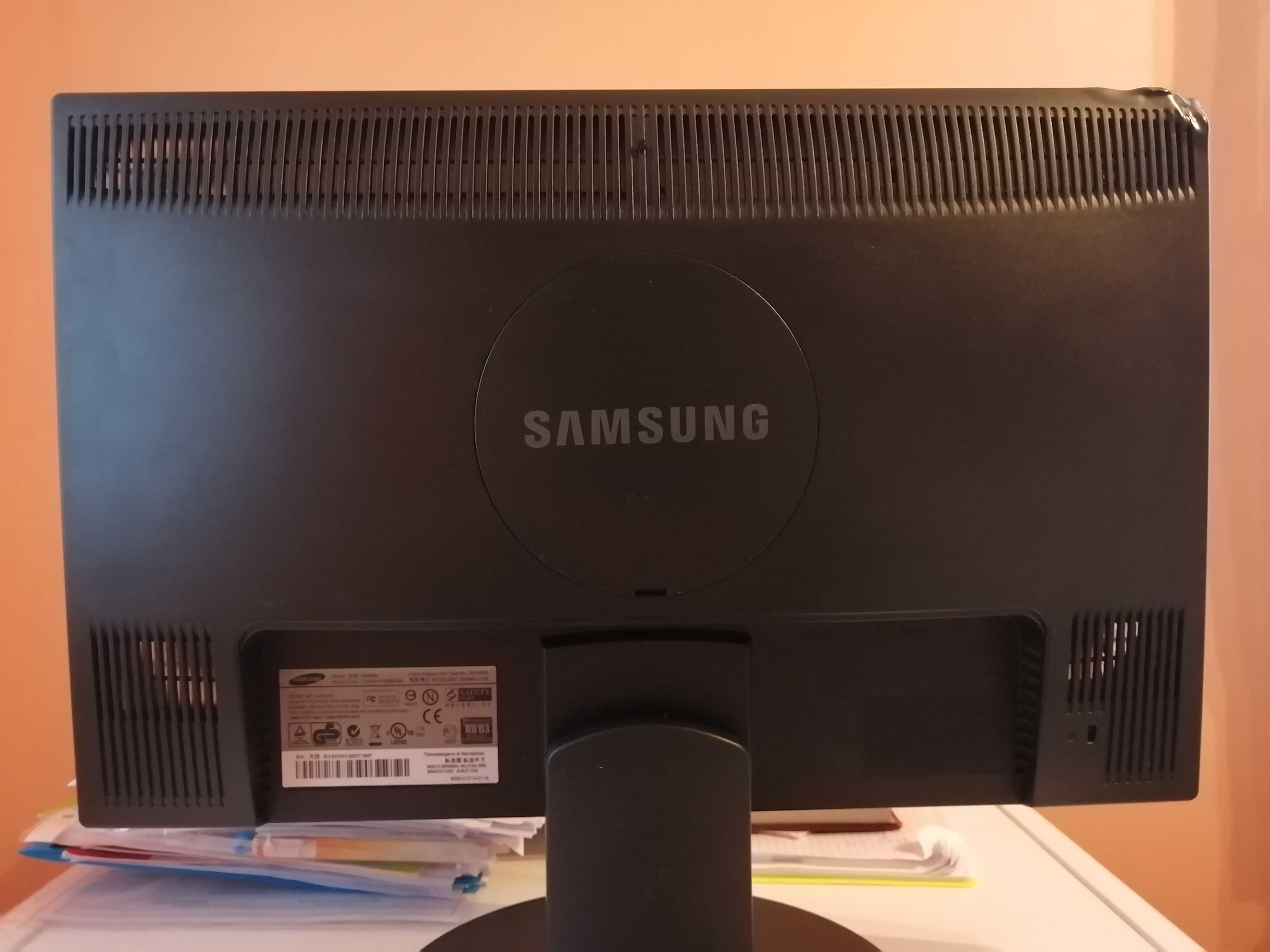 Монитор SAMSUNG SyncMaster 2043