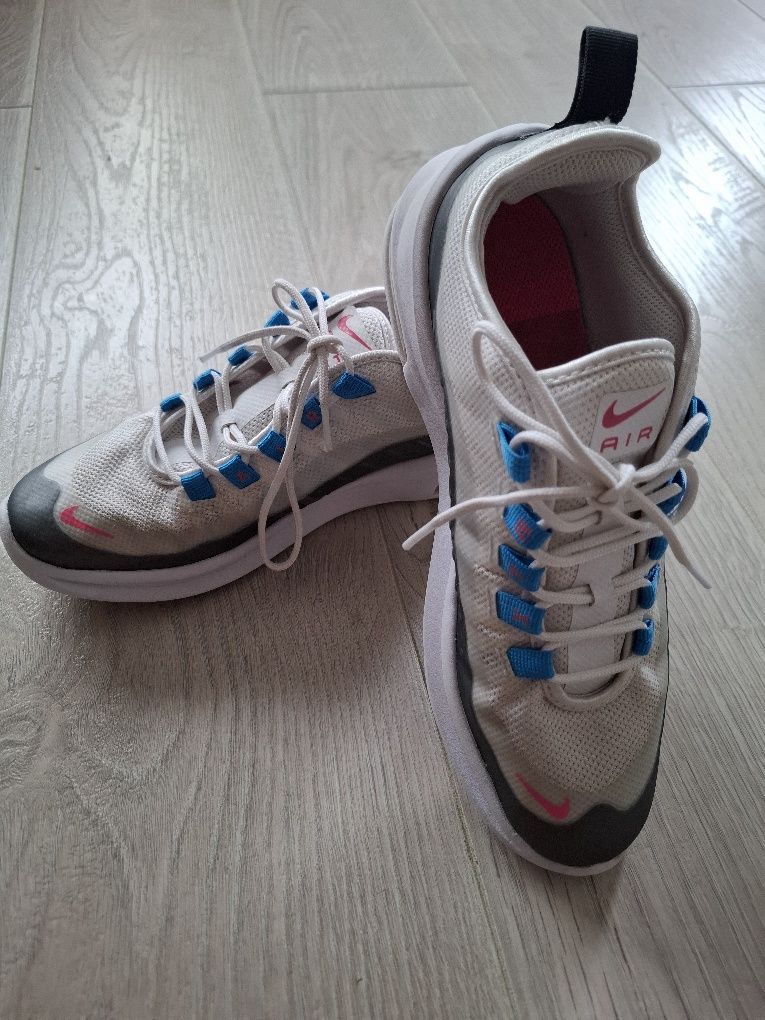 NIKE Air Max Axis White