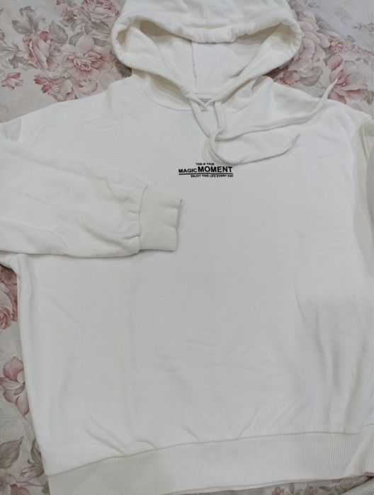 Толстовка белая новая
