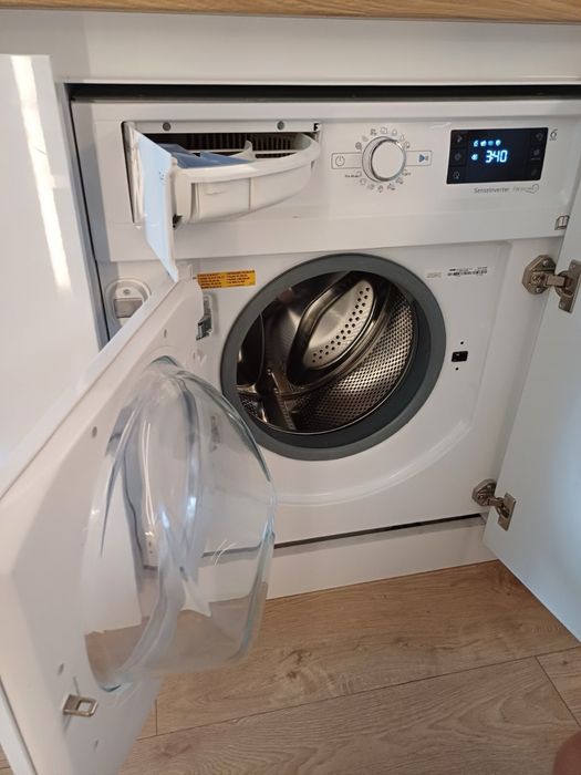 Пералня със сушилня за вграждане whirpool