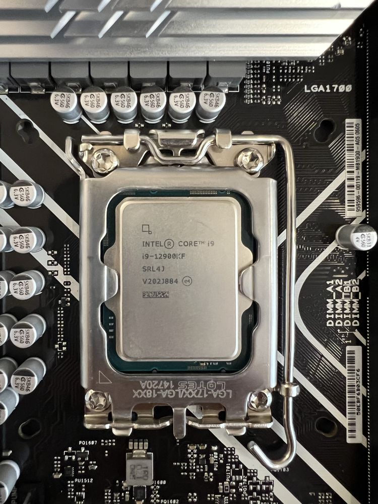Процессор Intel Core i9-12900KF