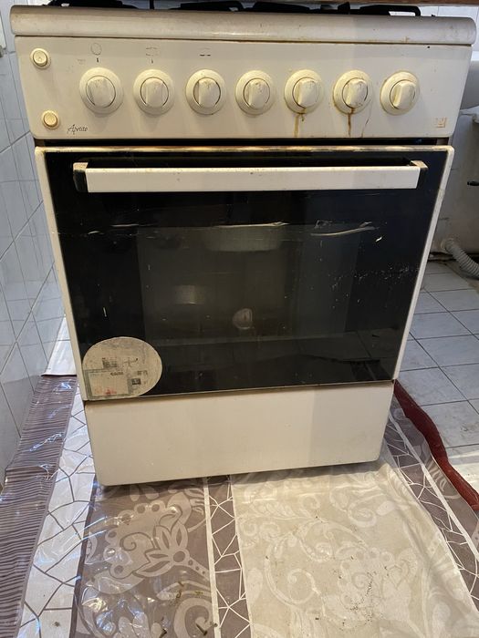 Продается газ плита Artel