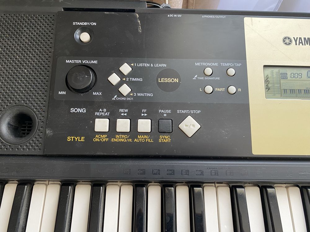 Синтезатор Yamaha YPT-220