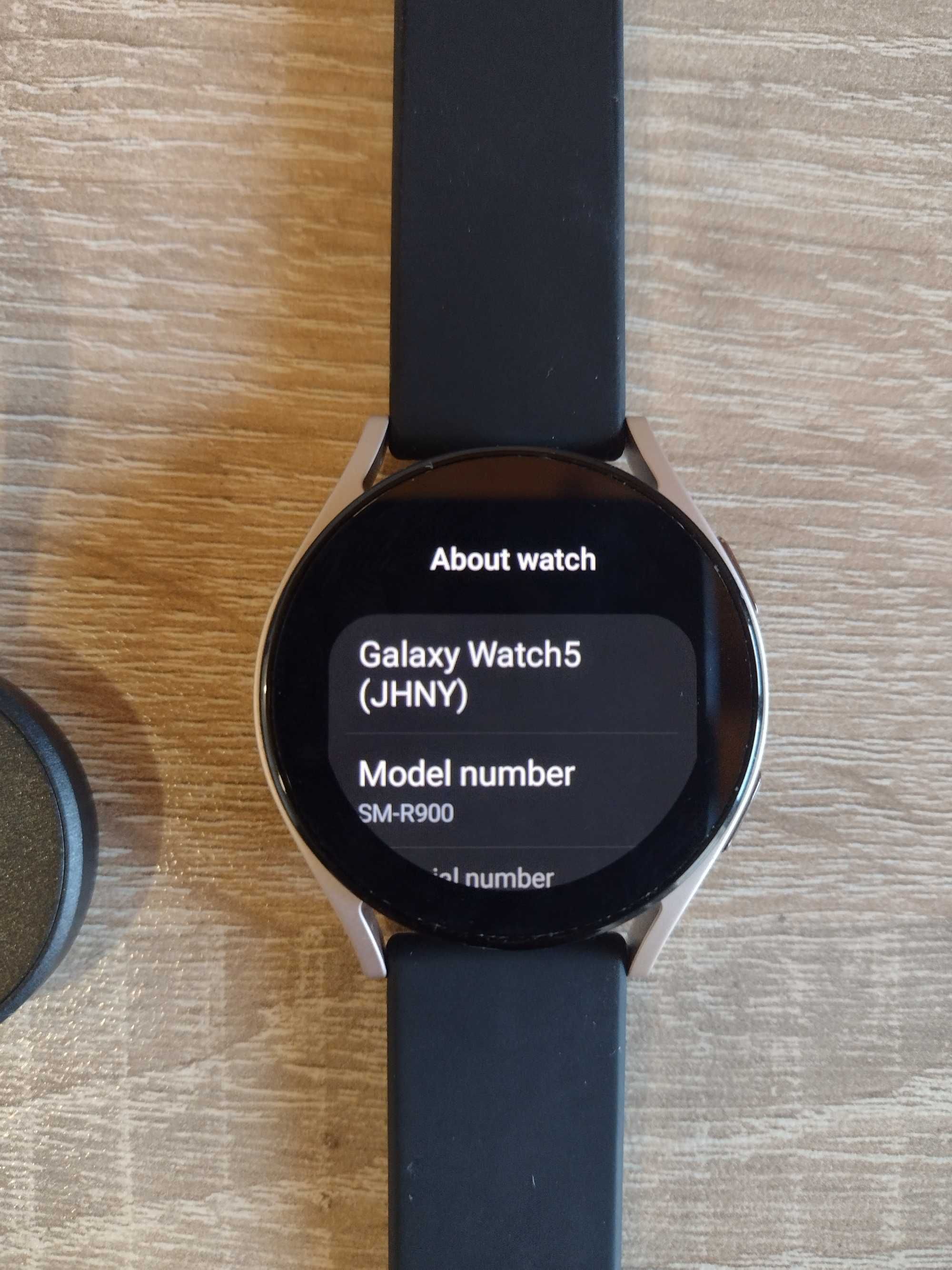Samsung Galaxy Watch 5 pink gold