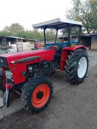 Vând tractor DT 600