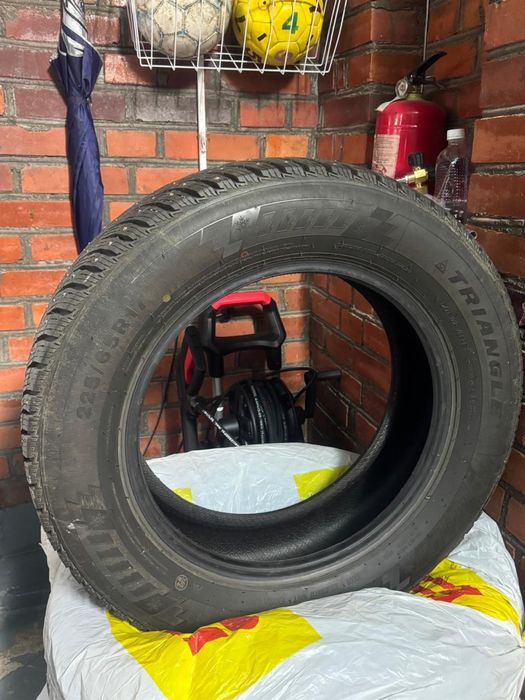 Комплект зимних шин на ШИПАХ 225/65R17