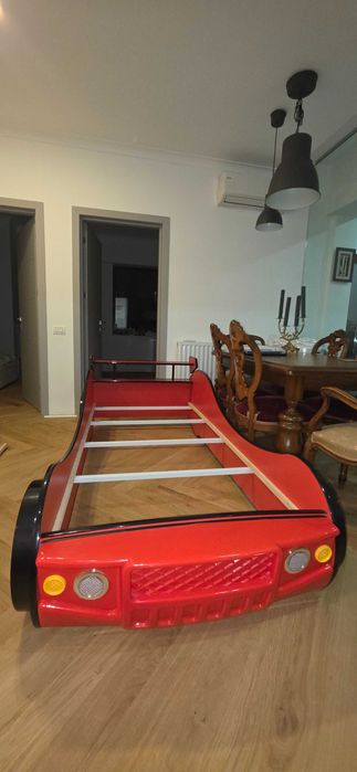 Pat copil, forma masina