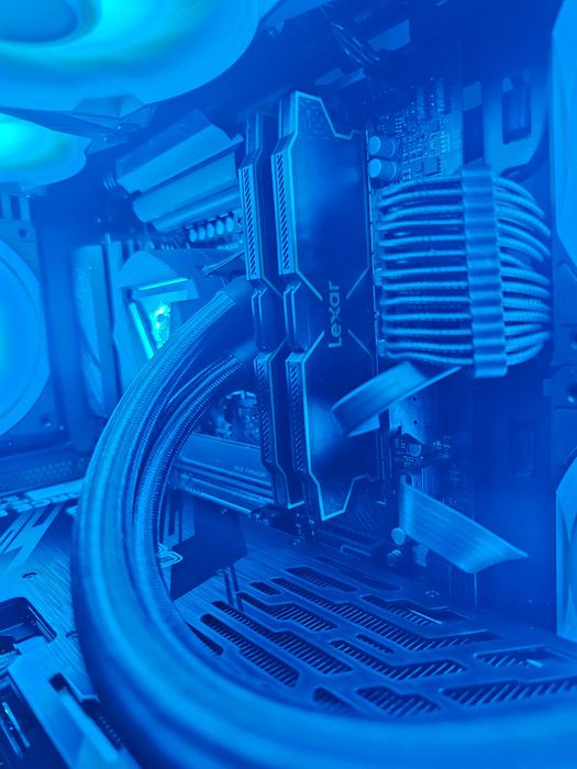 High-End Гейминг PC RTX 5070 Ti и i7-14700K