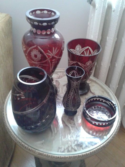 Vaze din cristal stratificat rosu-alb lucrate manual, perfecta stare