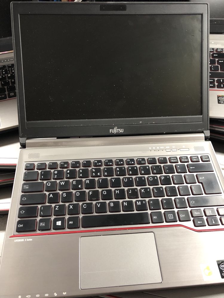 Dezmembrez laptop fujitsu lifebook E734