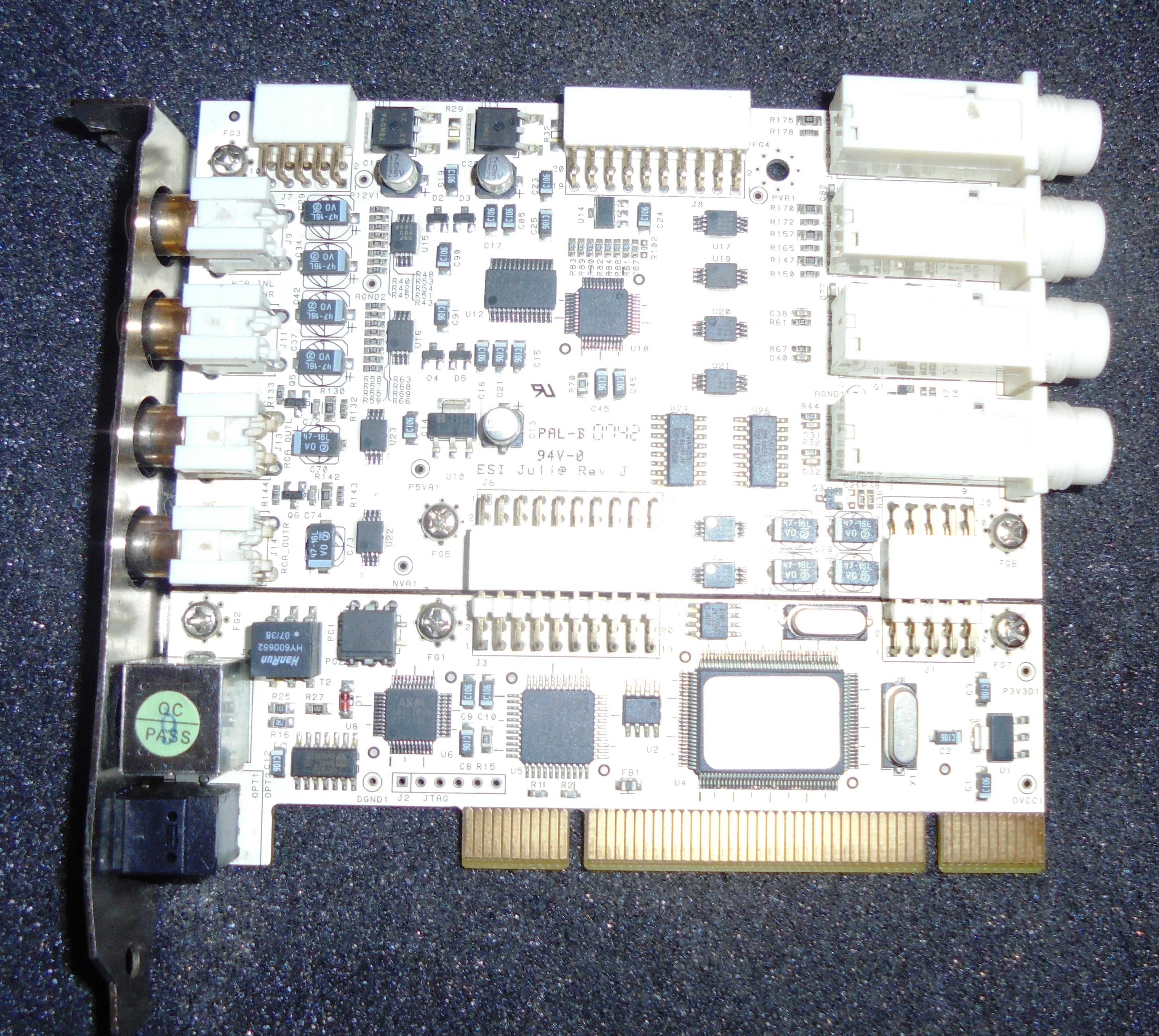 Vand o placa de sunet ESI Juli - interfata PCI