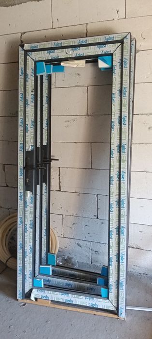 Vând uși termopan noi