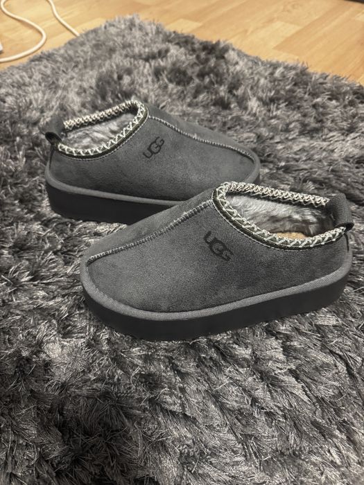 U.G.G dama model deosebit