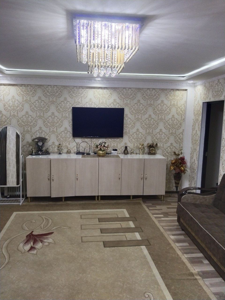 Срочно продаю свою квартиру. 3/7/12 По улице Бабура.