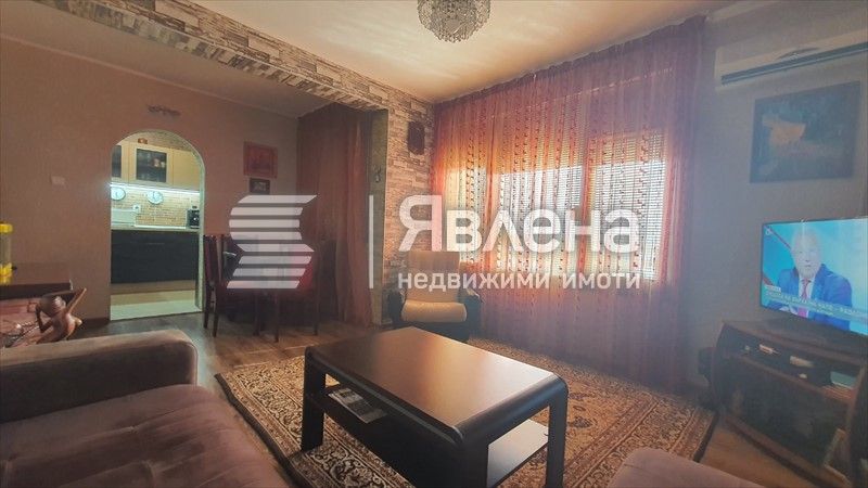 Продава се Тристаен апартамент в Бургас, Възраждане - 94 кв.м за 1437 €/кв.м - Снимка #3