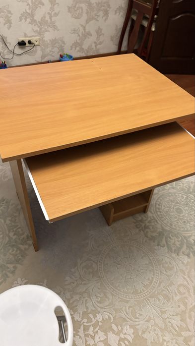 Стол компьютерный