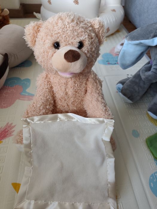 Мече играчка с батерии