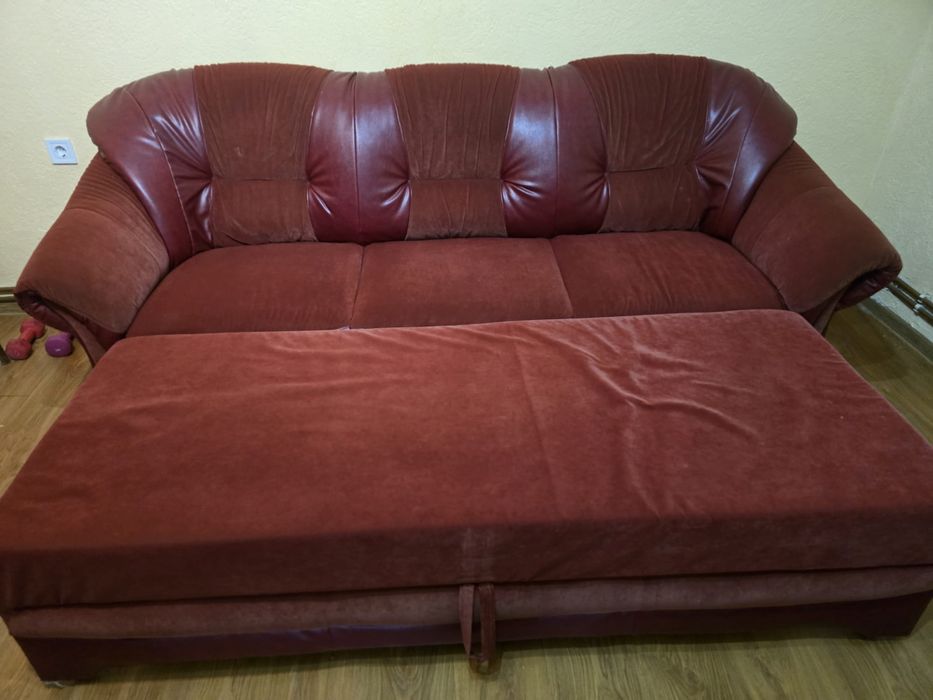 De vânzare canapea in stare foarte bună!