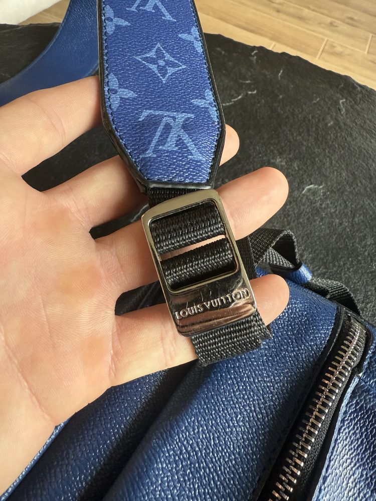 Louis vuitton outdoor messenger