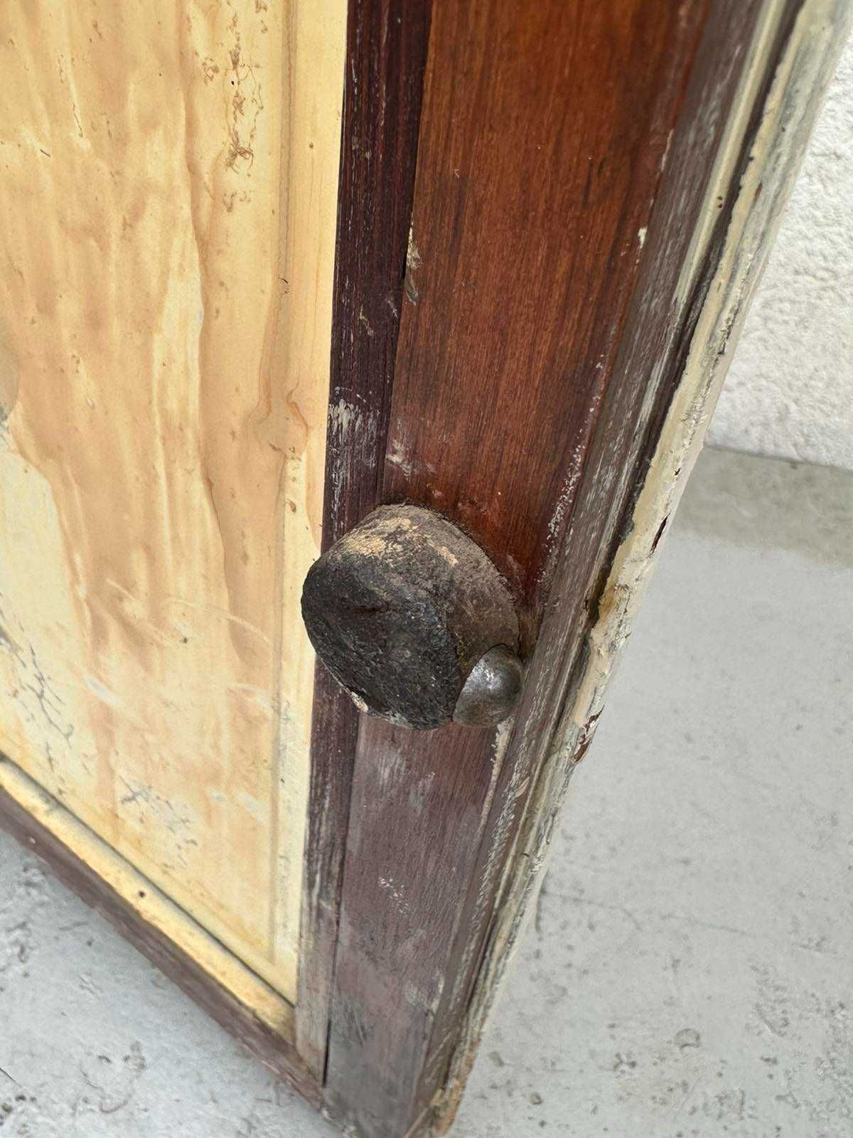 Стара Дървена Аптечка