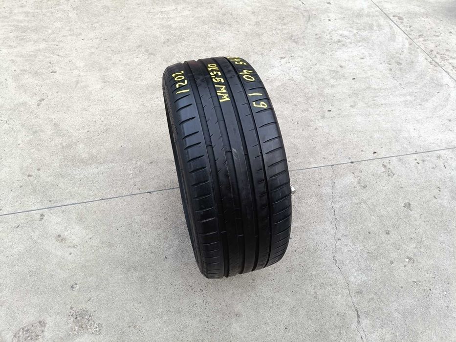 O anvelopa de vara 245 40 19 michelin pilot sport 4  dot 2021