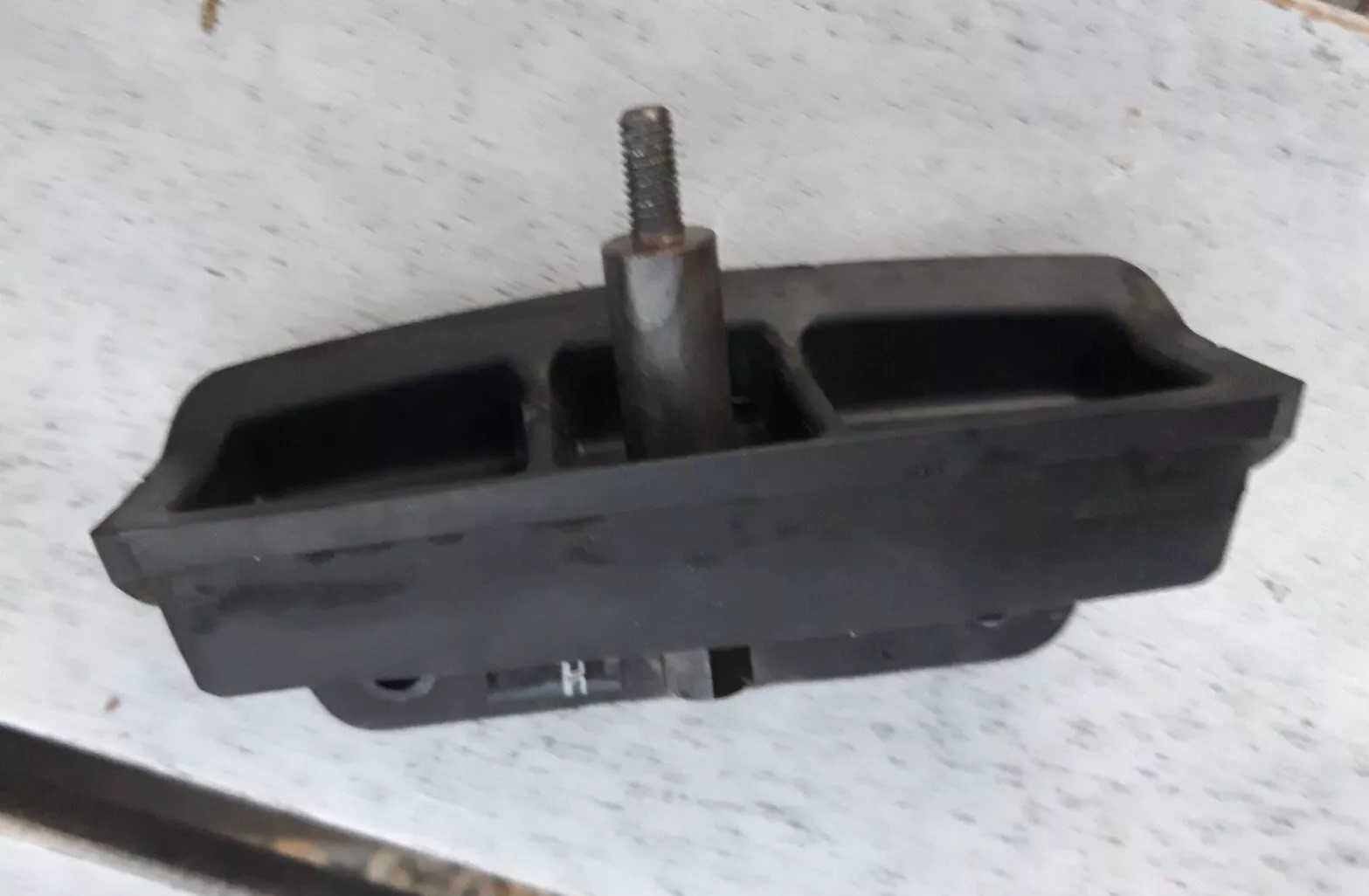 Багажник Thule за Peugeot 5008