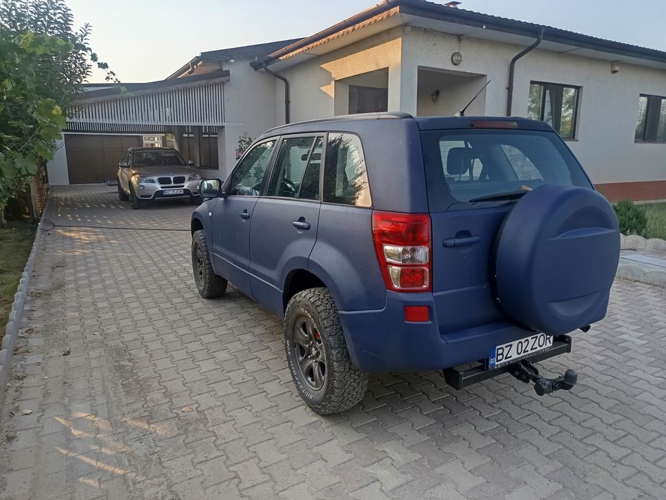 Vând Suzuki grand vitara 2.0 benzina și gaz (gpl)an 2009