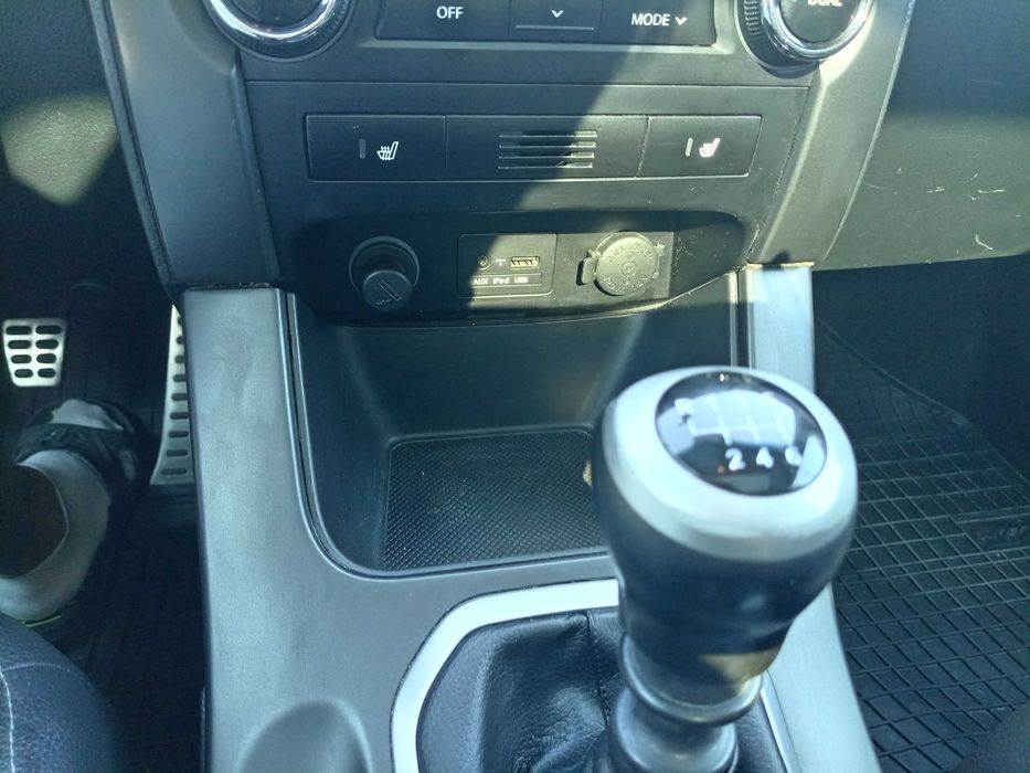 Vând Kia Sorento