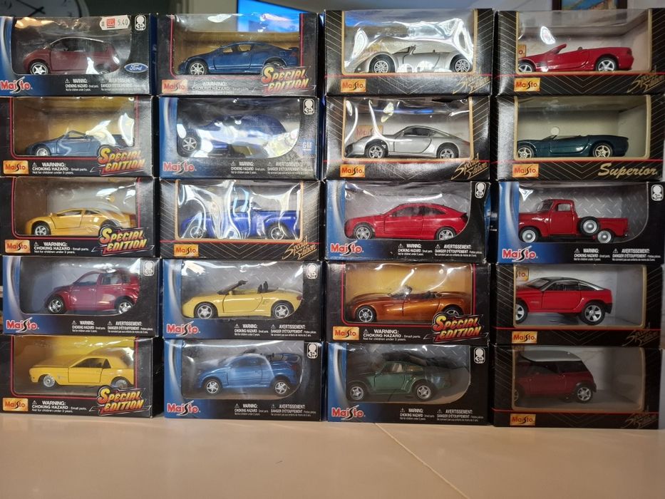 Модели на колички Maisto 1:43