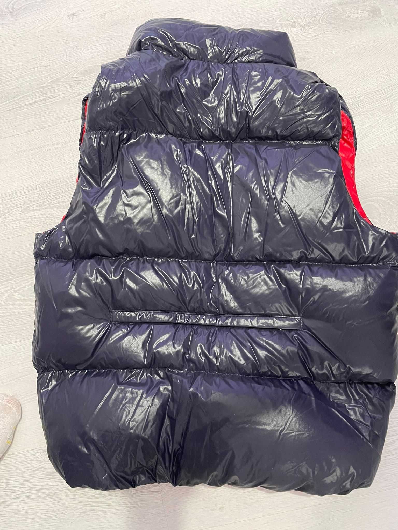 Vesta Moncler marimea 2  ( L )